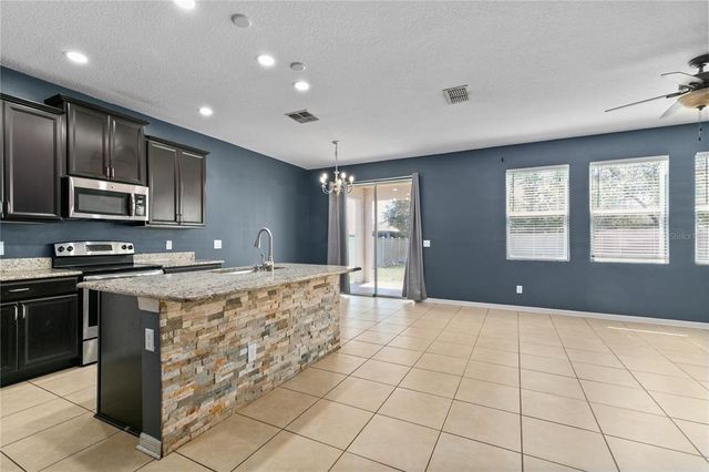 2572 LIMERICK CIRCLE, Grand Island, FL 32735