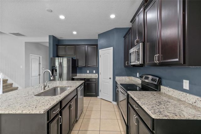 2572 LIMERICK CIRCLE, Grand Island, FL 32735