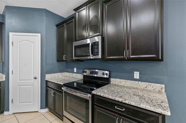 2572 LIMERICK CIRCLE, Grand Island, FL 32735