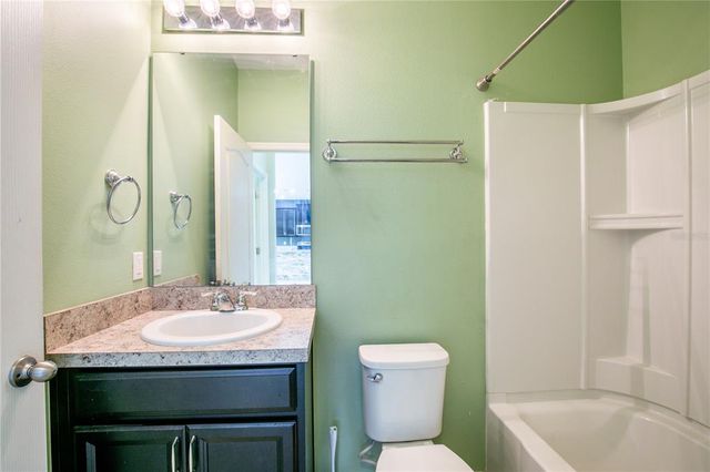 2572 LIMERICK CIRCLE, Grand Island, FL 32735