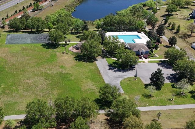 2572 LIMERICK CIRCLE, Grand Island, FL 32735