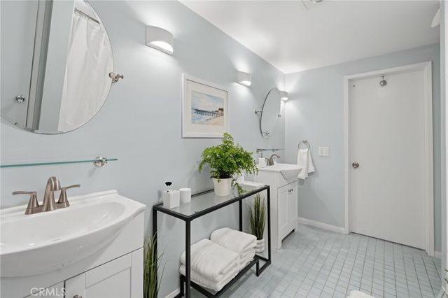 8788 Moorcroft Avenue, West Hills, CA 91304