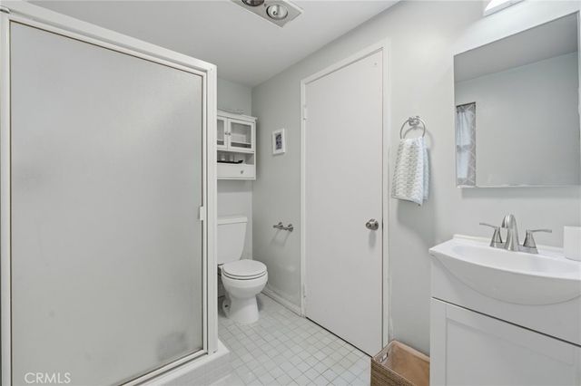 8788 Moorcroft Avenue, West Hills, CA 91304
