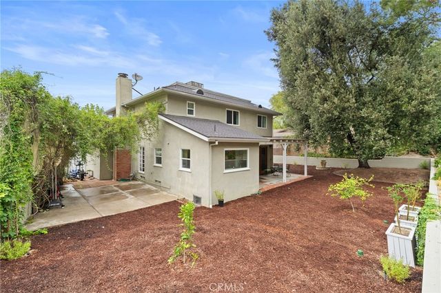 8788 Moorcroft Avenue, West Hills, CA 91304