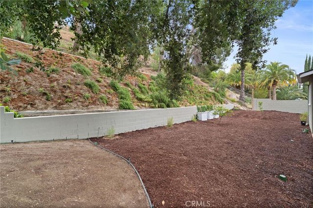 8788 Moorcroft Avenue, West Hills, CA 91304