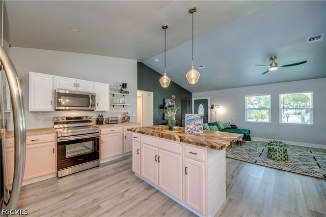 917 SW 23rd ST, Cape Coral, FL 33991