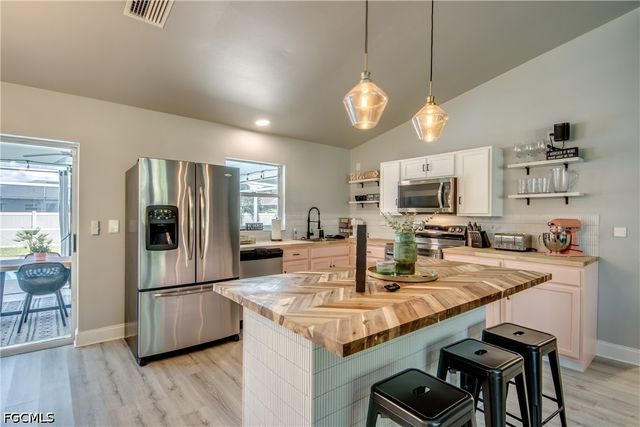 917 SW 23rd ST, Cape Coral, FL 33991