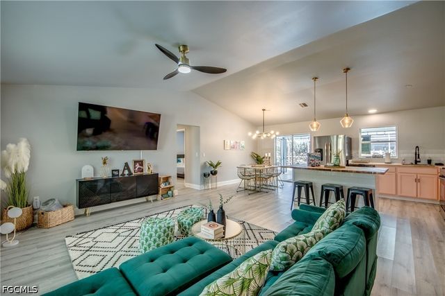 917 SW 23rd ST, Cape Coral, FL 33991