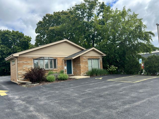 721 E Roosevelt Road, Wheaton, IL 60187