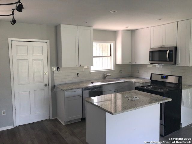 411 LADDIE PL, San Antonio, TX 78201