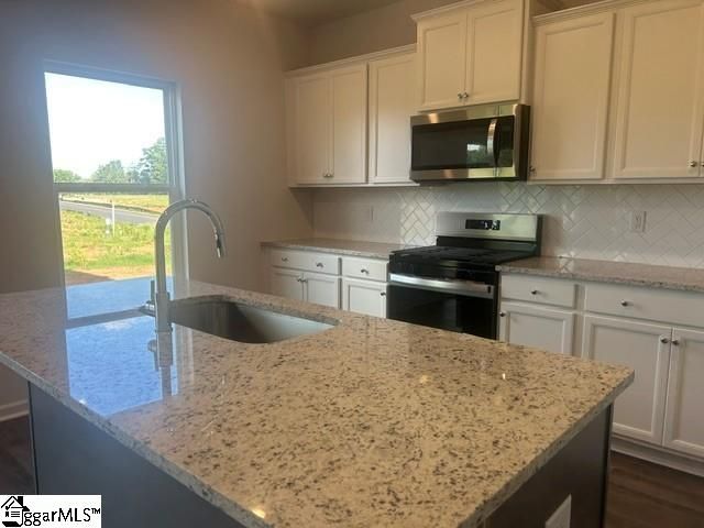 133 Edgewood Farms Court, Easley, SC 29640