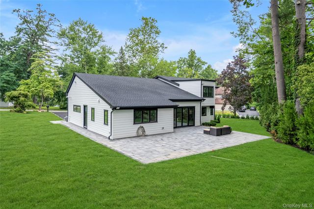 28 Red Brook Road, Great Neck, NY 11024