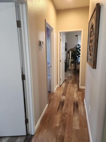 1750 Riesling Street, Tulare, CA 93274