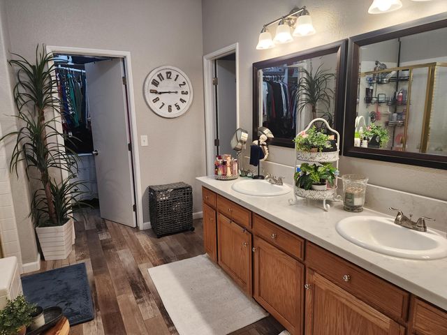 1750 Riesling Street, Tulare, CA 93274