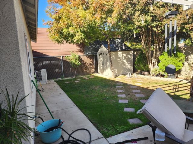 1750 Riesling Street, Tulare, CA 93274