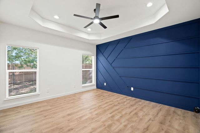1038 Barton Avenue, Glenn Heights, TX 75154