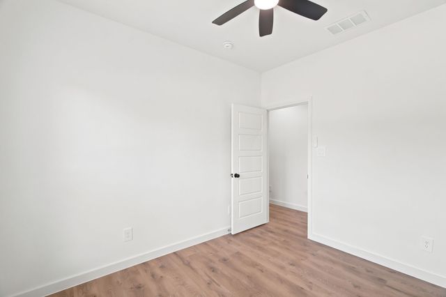 1038 Barton Avenue, Glenn Heights, TX 75154