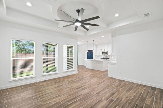 1038 Barton Avenue, Glenn Heights, TX 75154
