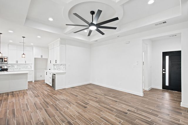 1038 Barton Avenue, Glenn Heights, TX 75154