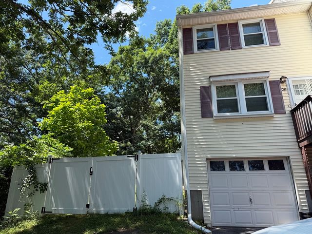 28 Mildred Ave 1, Worcester, MA 01603