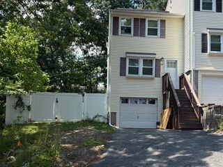 28 Mildred Ave 1, Worcester, MA 01603