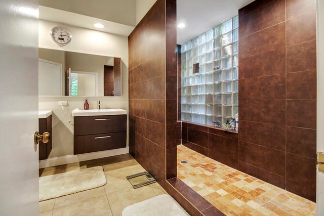 6684 NW 23rd Terrace, Boca Raton, FL 33496