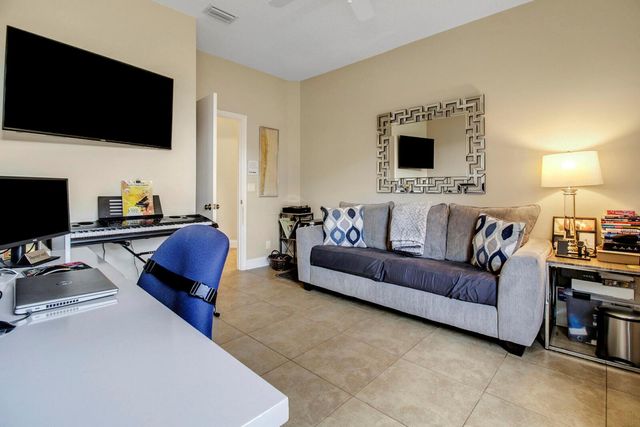 6684 NW 23rd Terrace, Boca Raton, FL 33496