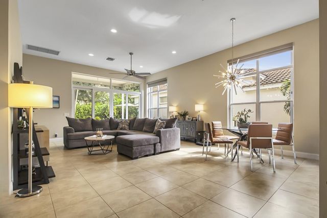 6684 NW 23rd Terrace, Boca Raton, FL 33496