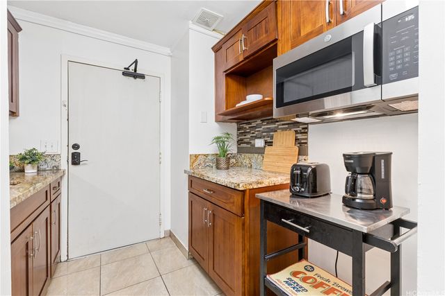 2465 Kuhio Avenue 304, Honolulu, HI 96815