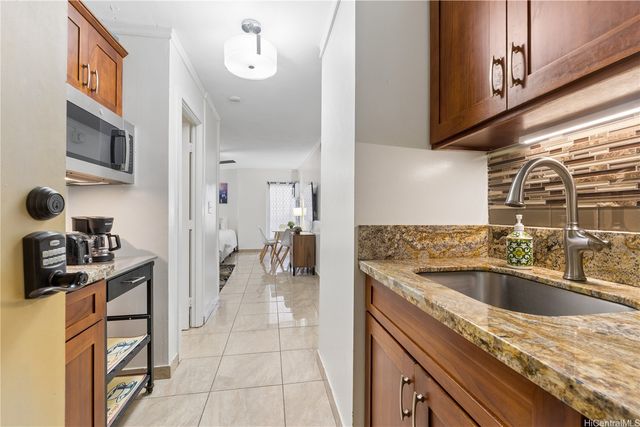 2465 Kuhio Avenue 304, Honolulu, HI 96815