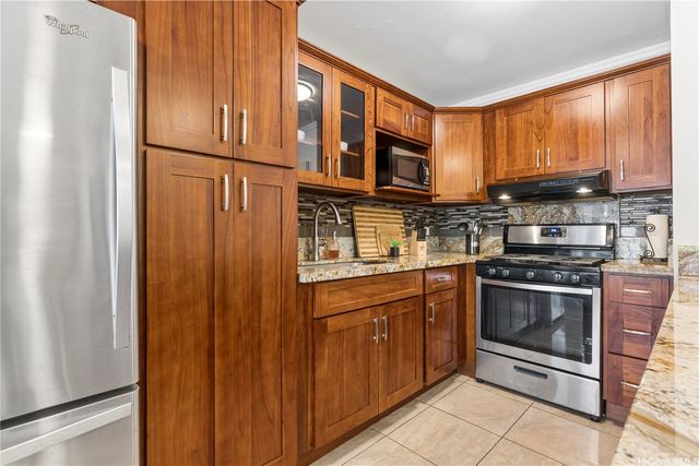 2465 Kuhio Avenue 304, Honolulu, HI 96815