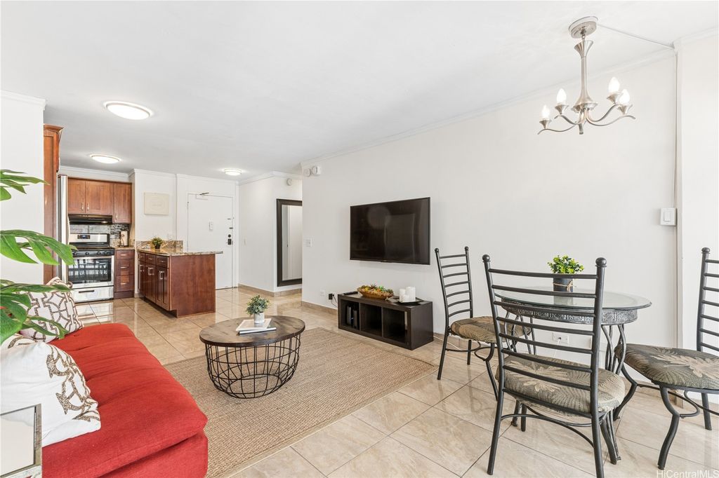 2465 Kuhio Avenue 304, Honolulu, HI 96815