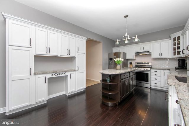 1304 SASSAFRAS LN, Williamstown, NJ 08094