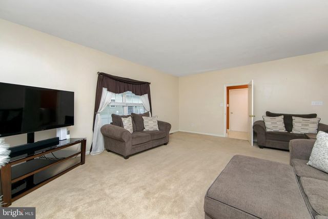 1304 SASSAFRAS LN, Williamstown, NJ 08094