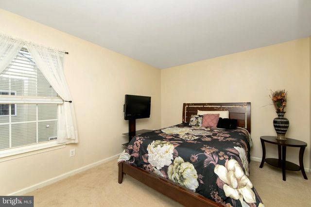 1304 SASSAFRAS LN, Williamstown, NJ 08094