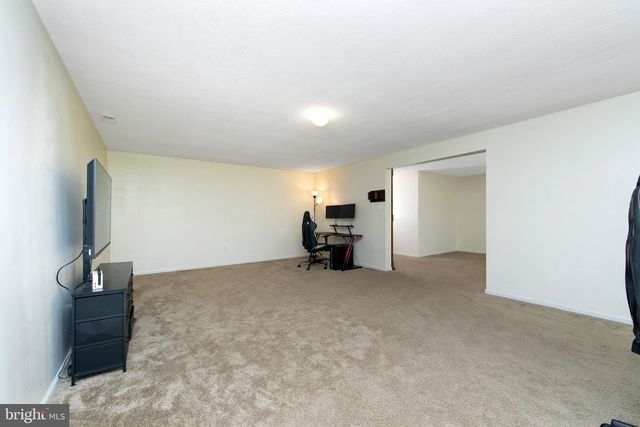 1304 SASSAFRAS LN, Williamstown, NJ 08094