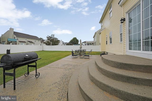 1304 SASSAFRAS LN, Williamstown, NJ 08094