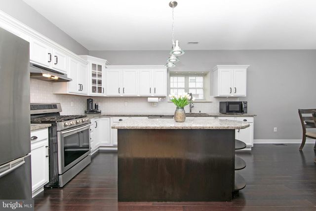1304 SASSAFRAS LN, Williamstown, NJ 08094