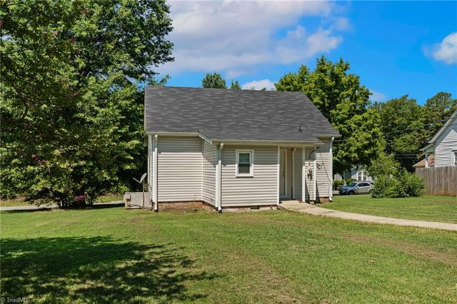 59 Park Circle, Lexington, NC 27295