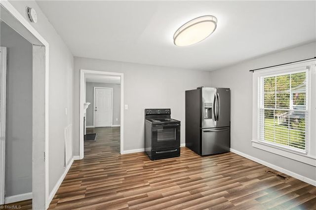 59 Park Circle, Lexington, NC 27295