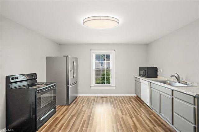 59 Park Circle, Lexington, NC 27295