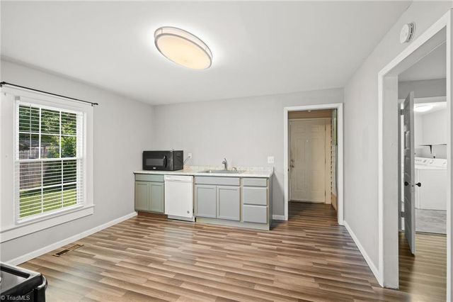 59 Park Circle, Lexington, NC 27295