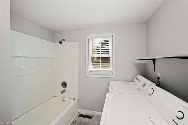 59 Park Circle, Lexington, NC 27295