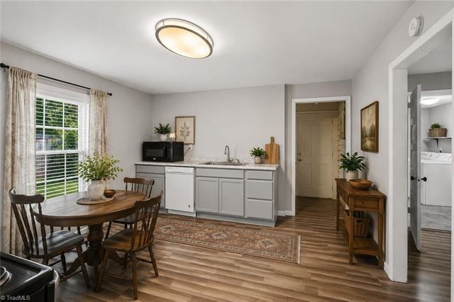 59 Park Circle, Lexington, NC 27295