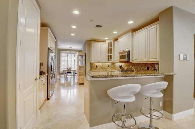 5645 NE Trieste Way, Boca Raton, FL 33487