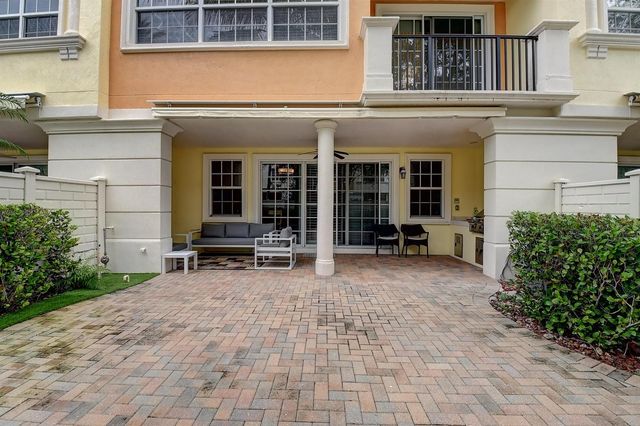 5645 NE Trieste Way, Boca Raton, FL 33487