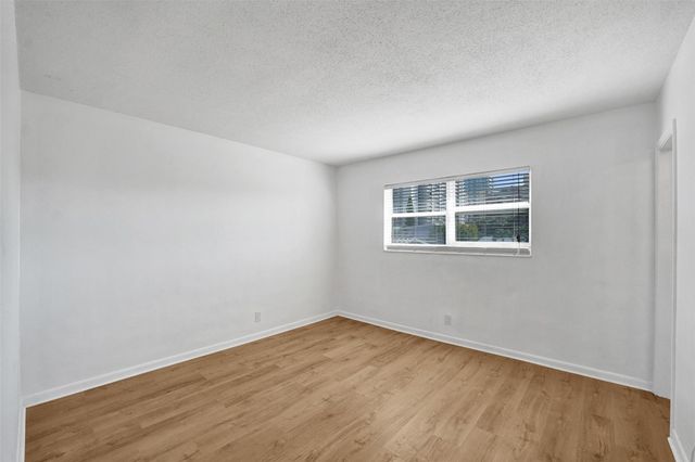 3220 NE 10th Street 13, Pompano Beach, FL 33062