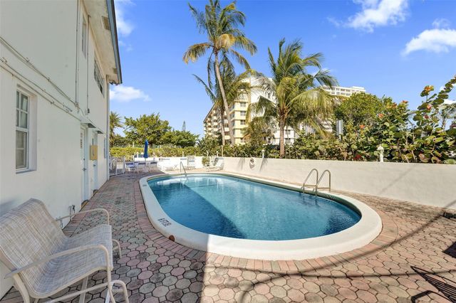 3220 NE 10th Street 13, Pompano Beach, FL 33062