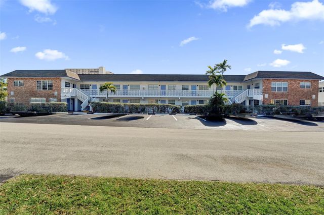 3220 NE 10th Street 13, Pompano Beach, FL 33062