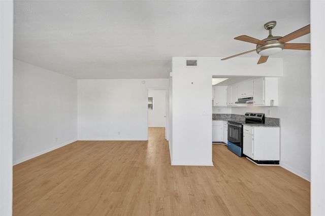 3220 NE 10th Street 13, Pompano Beach, FL 33062